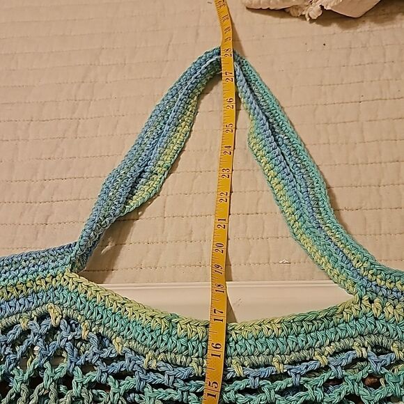 Hand Crafted variegated aqua beach tote - Picture 6 of 6